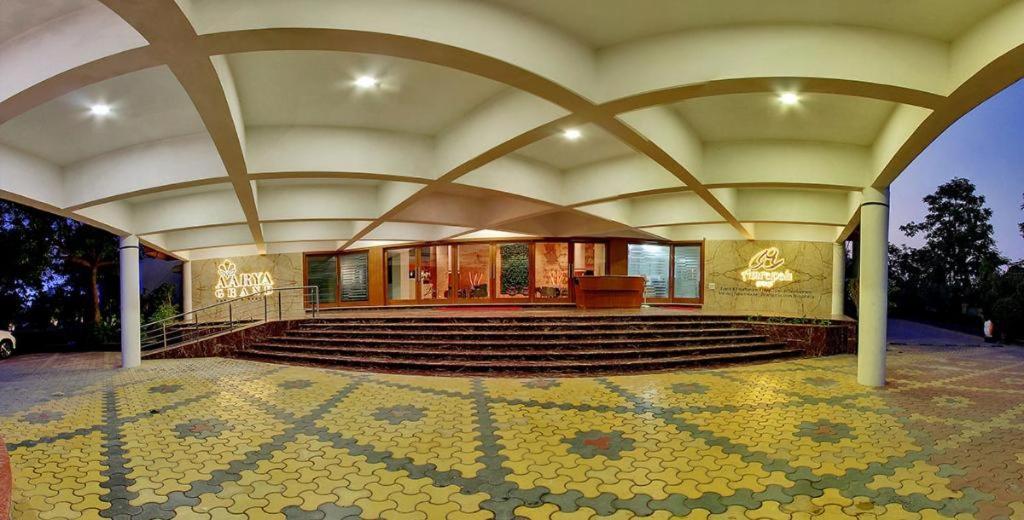 Aarya Grand & 4* Ahmedabad