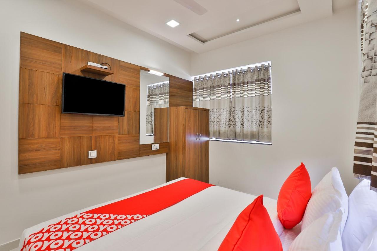 Oyo 19303 Sungold Hotel 3*