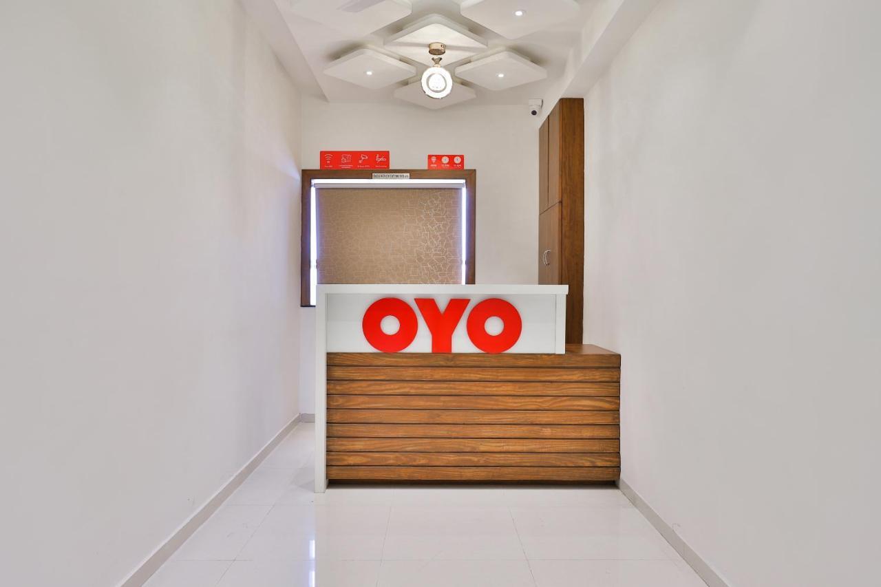 Oyo 19303 Sungold Ahmedabad
