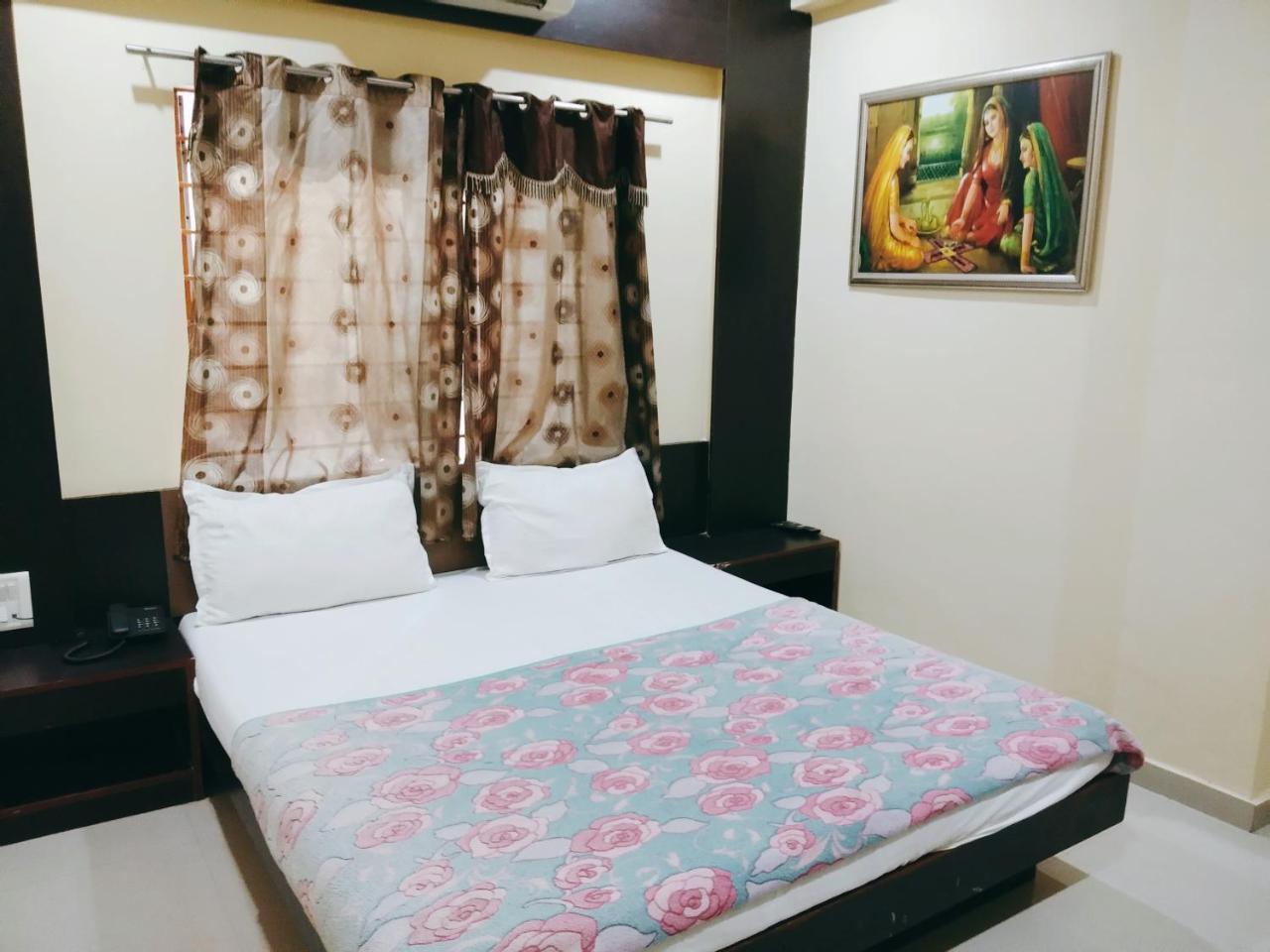 Hotel Krishna Palace 2*