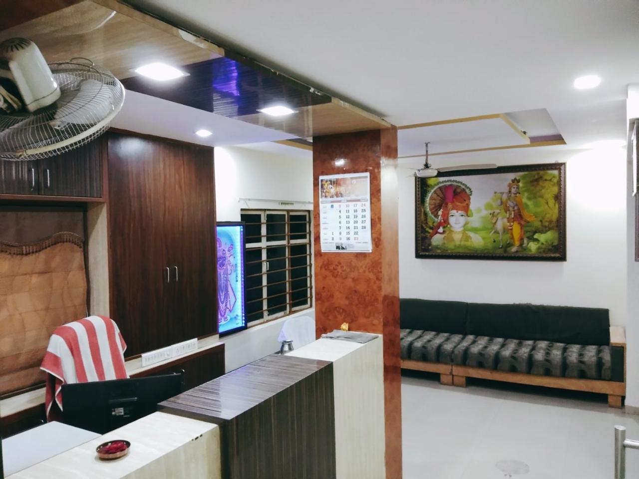 Hotel Krishna Palace 2*