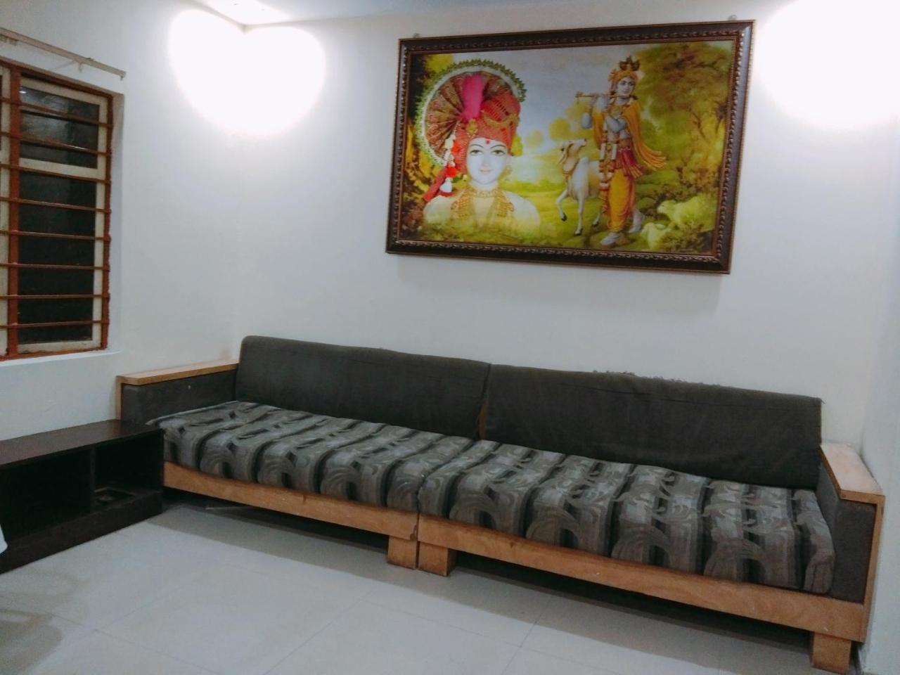 Krishna Palace 2*