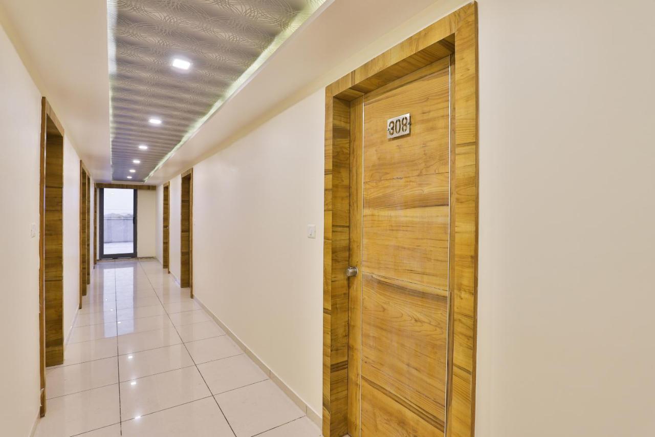 Oyo 22673 Suncity 3*