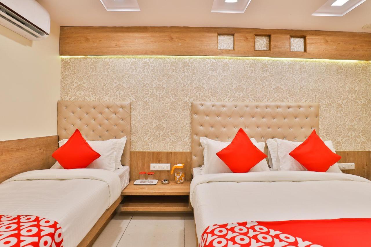 Oyo 22673 Suncity Ahmedabad