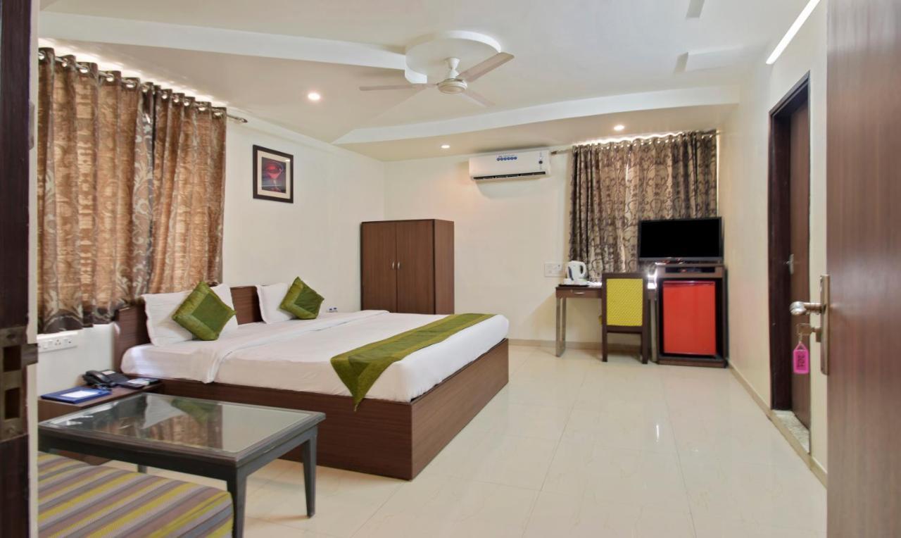 Capital O 48482 Tribecca Hotel
