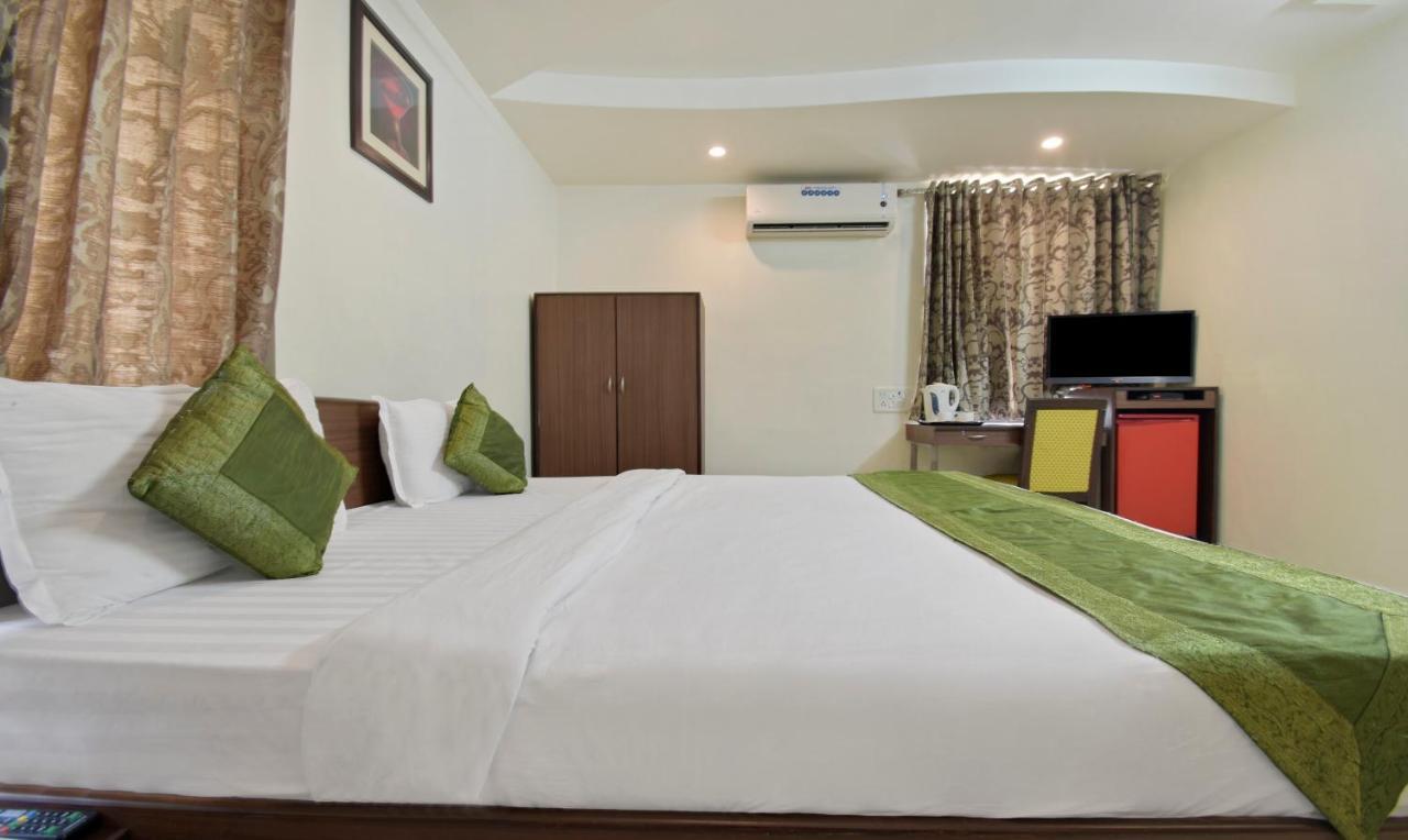 Capital O 48482 Tribecca Hotel