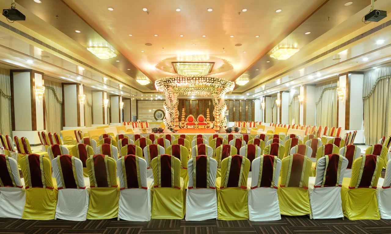 Aarya Grand & Hotel
