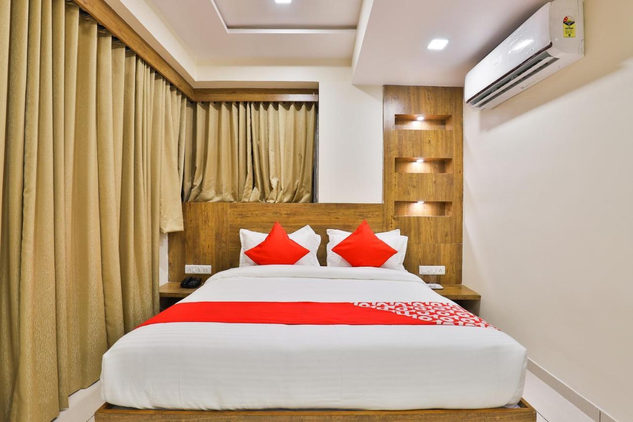 Oyo 22673 Suncity Hotel Ahmedabad