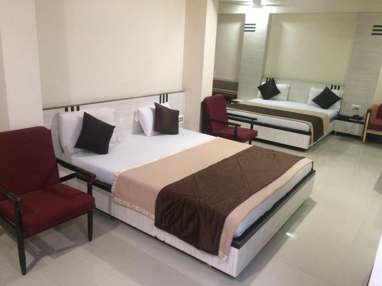 Mansarovar Hotel