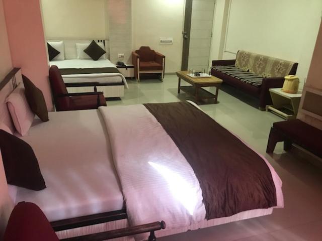 Hotel Mansarovar