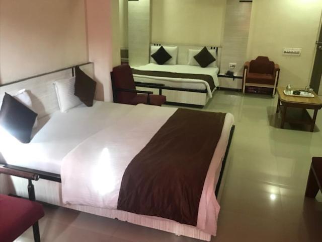 Mansarovar Hotel 2*