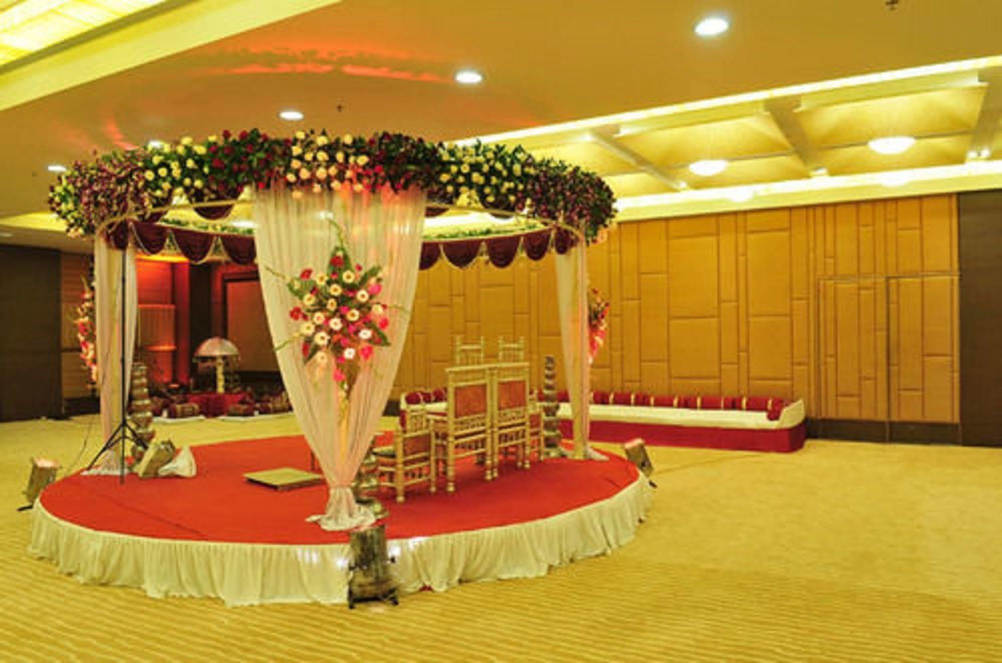 The Cambay Grand 4* Ahmedabad