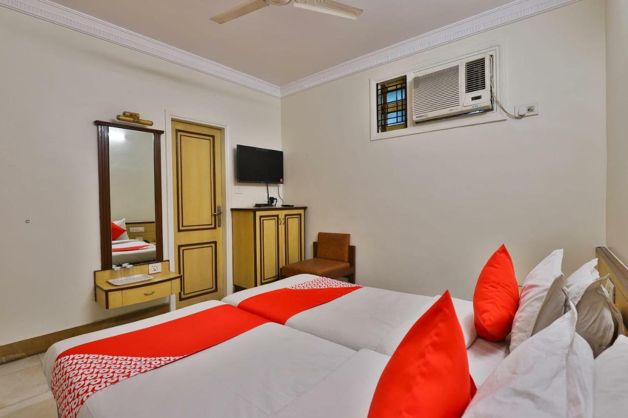 Oyo 28667 Moti Mahal Hotel Ahmedabad