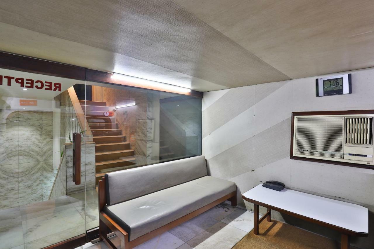 Oyo 28667 Moti Mahal Hotel 3*