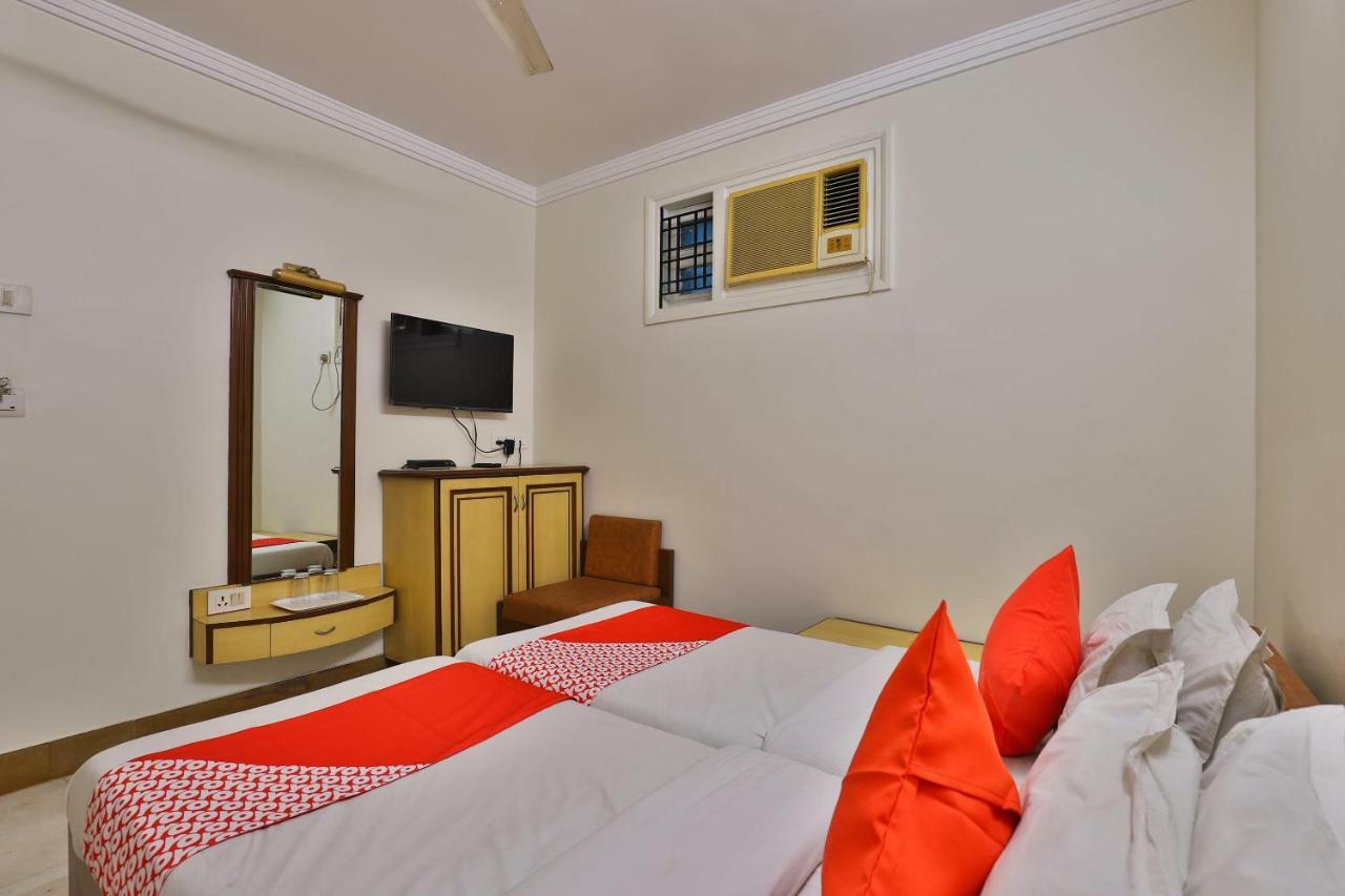 Oyo 28667 Moti Mahal Ahmedabad