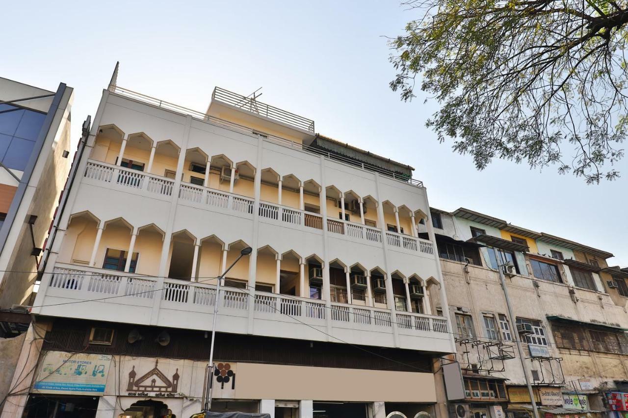 Oyo 28667 Moti Mahal Hotel