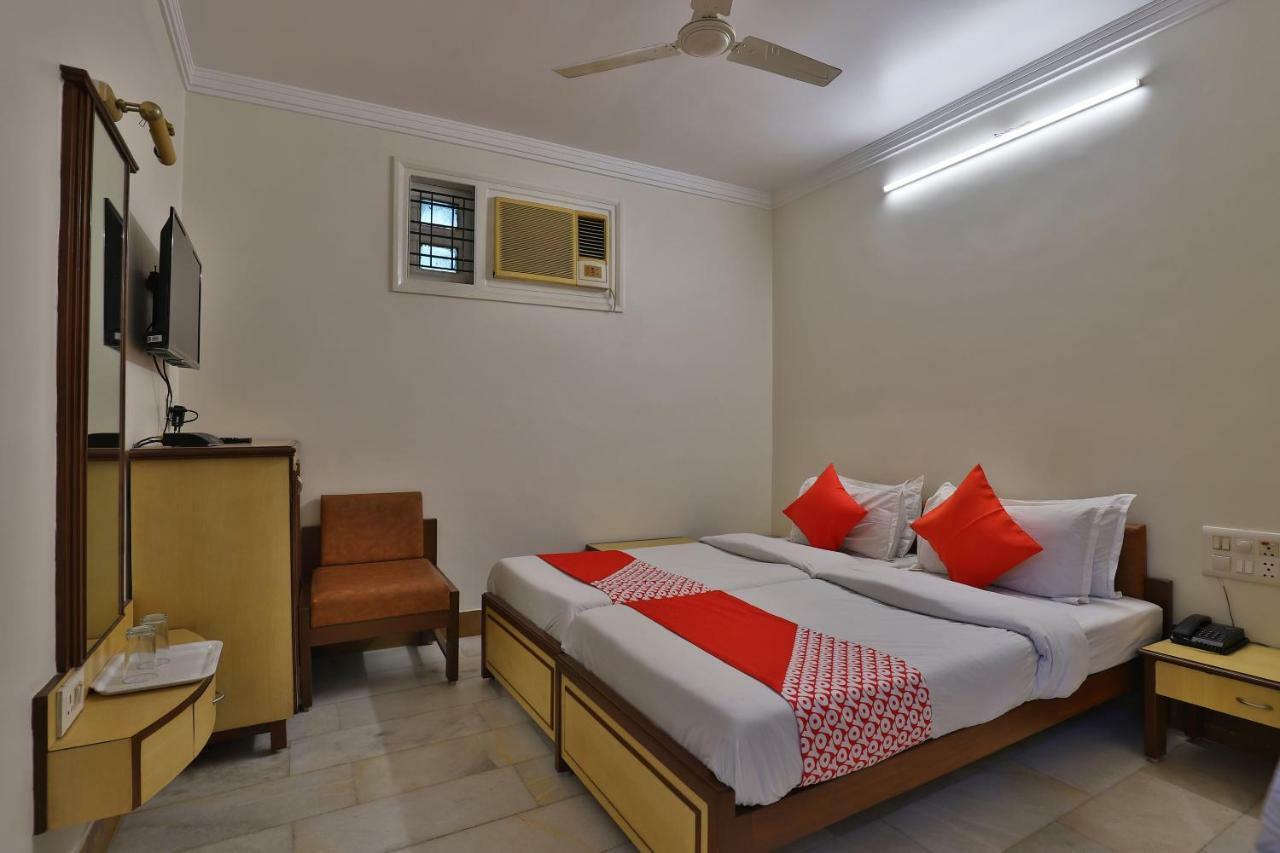 Oyo 28667 Moti Mahal Hotel Ahmedabad