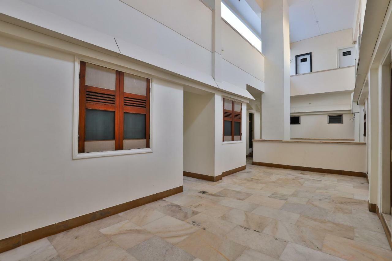 Hotel Oyo 28667 Moti Mahal Ahmedabad
