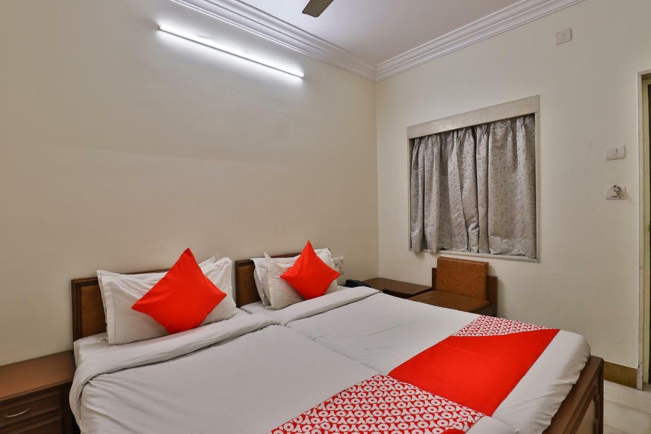 Hotel Oyo 28667 Moti Mahal Ahmedabad