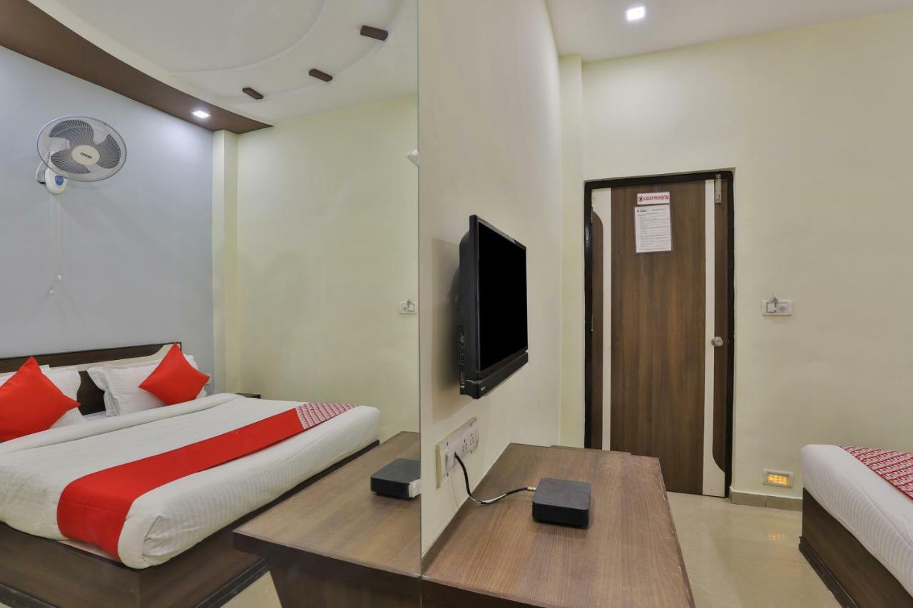 Oyo Flagship 19003 Rudra Mahal Hotel 3*