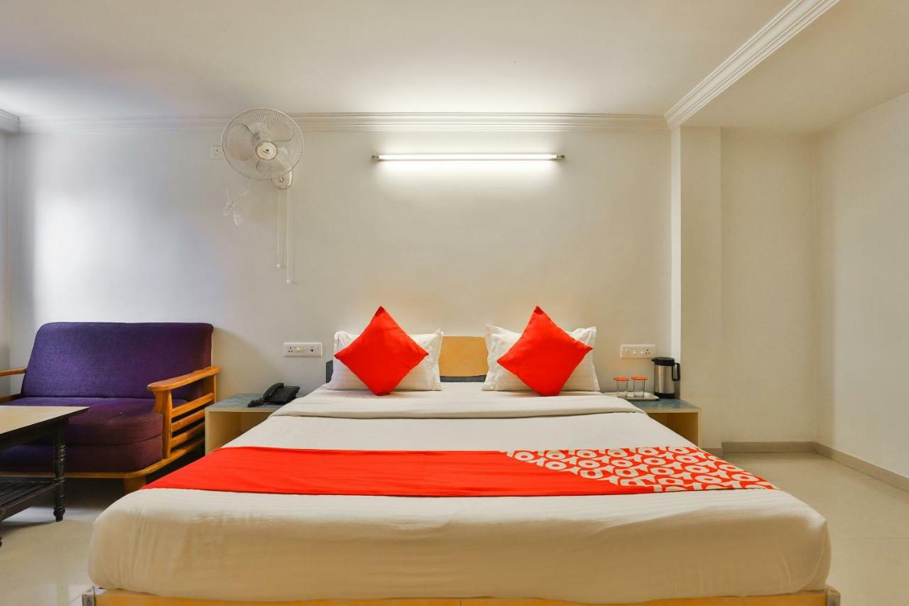 Oyo 10044 Dudawat Hotel Ahmedabad