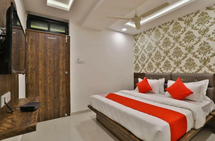 Pathik Hotel 3*
