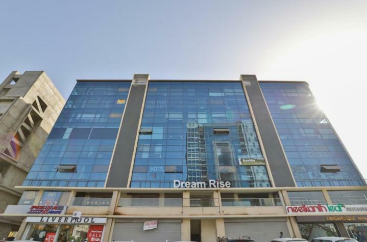 Pathik Hotel 3*