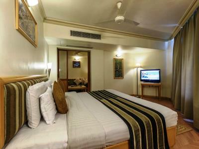 Comfort President Near Junction Station 4*