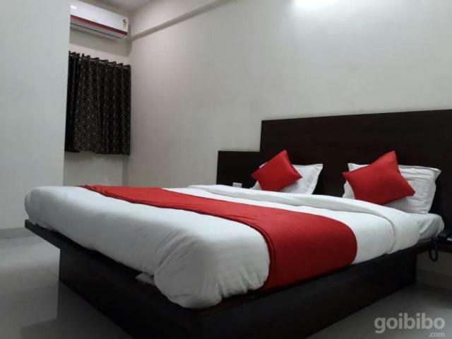 Guest house Royal Night Ahmedabad