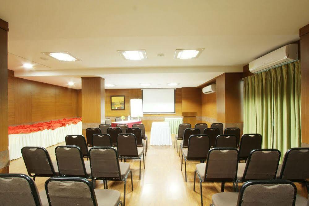 Riverview 3* Ahmedabad