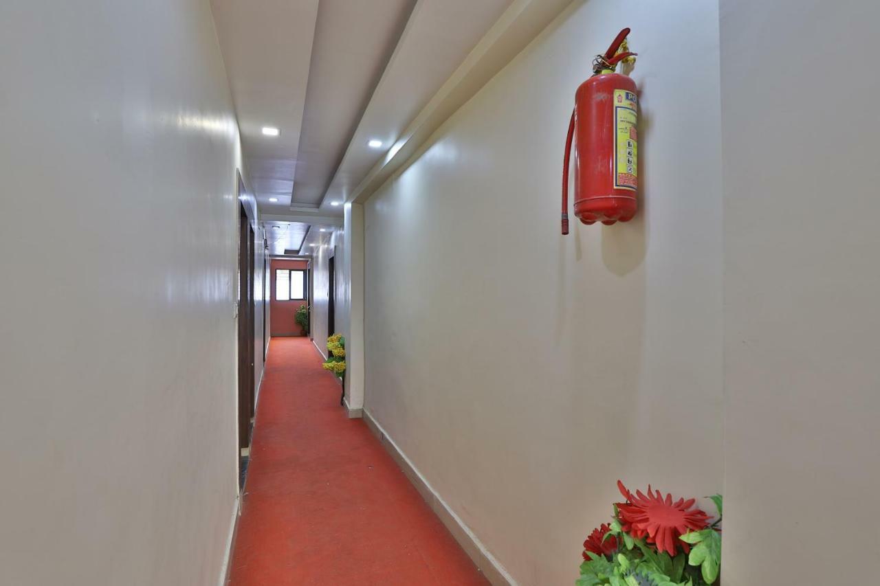 Oyo 2427 Raj Palace Hotel 3*