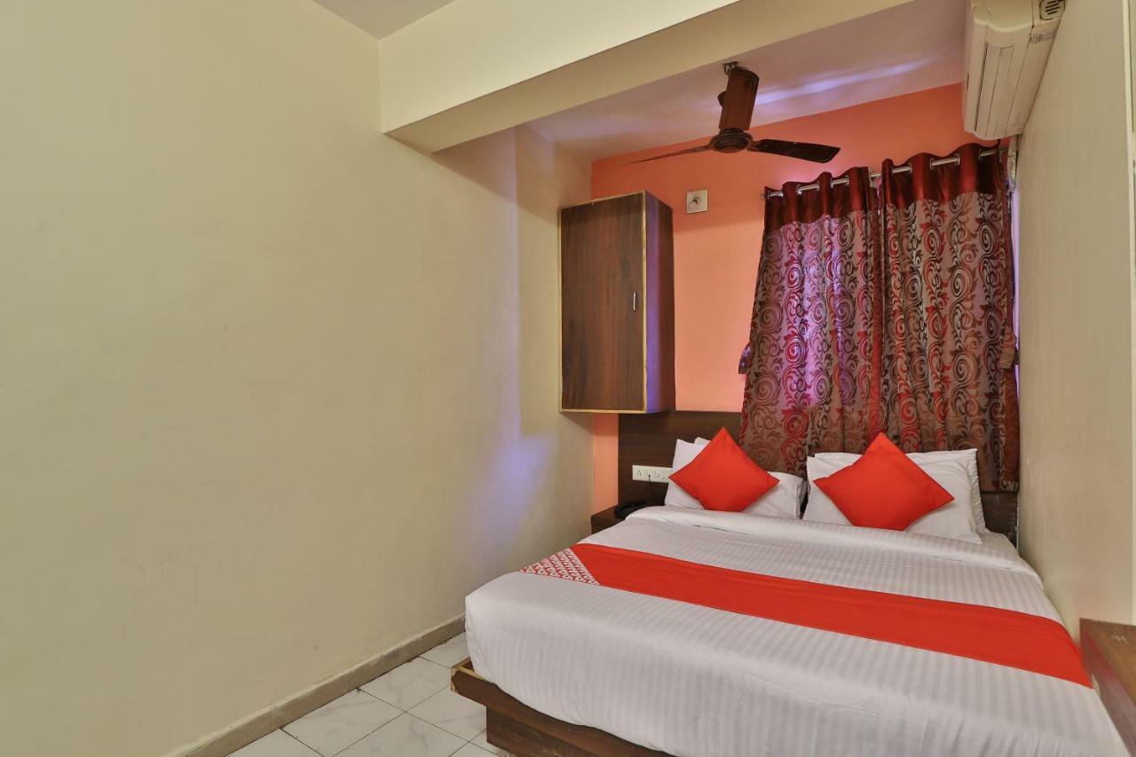 Oyo 2427 Raj Palace Ahmedabad