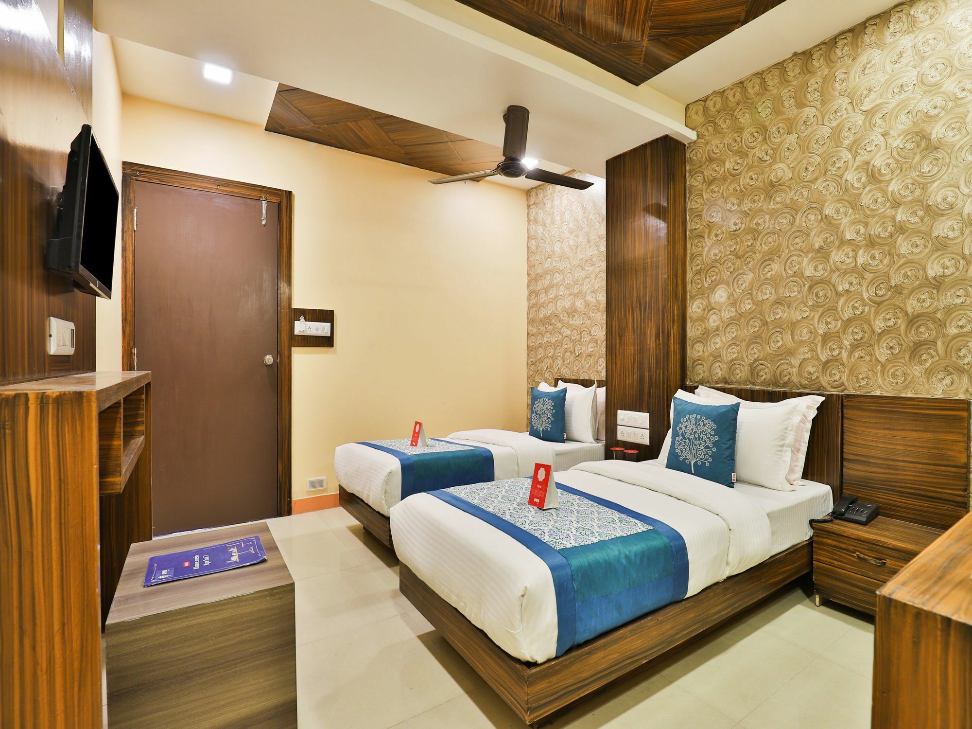 Hotel Oyo 12196 Mayur Park Residency