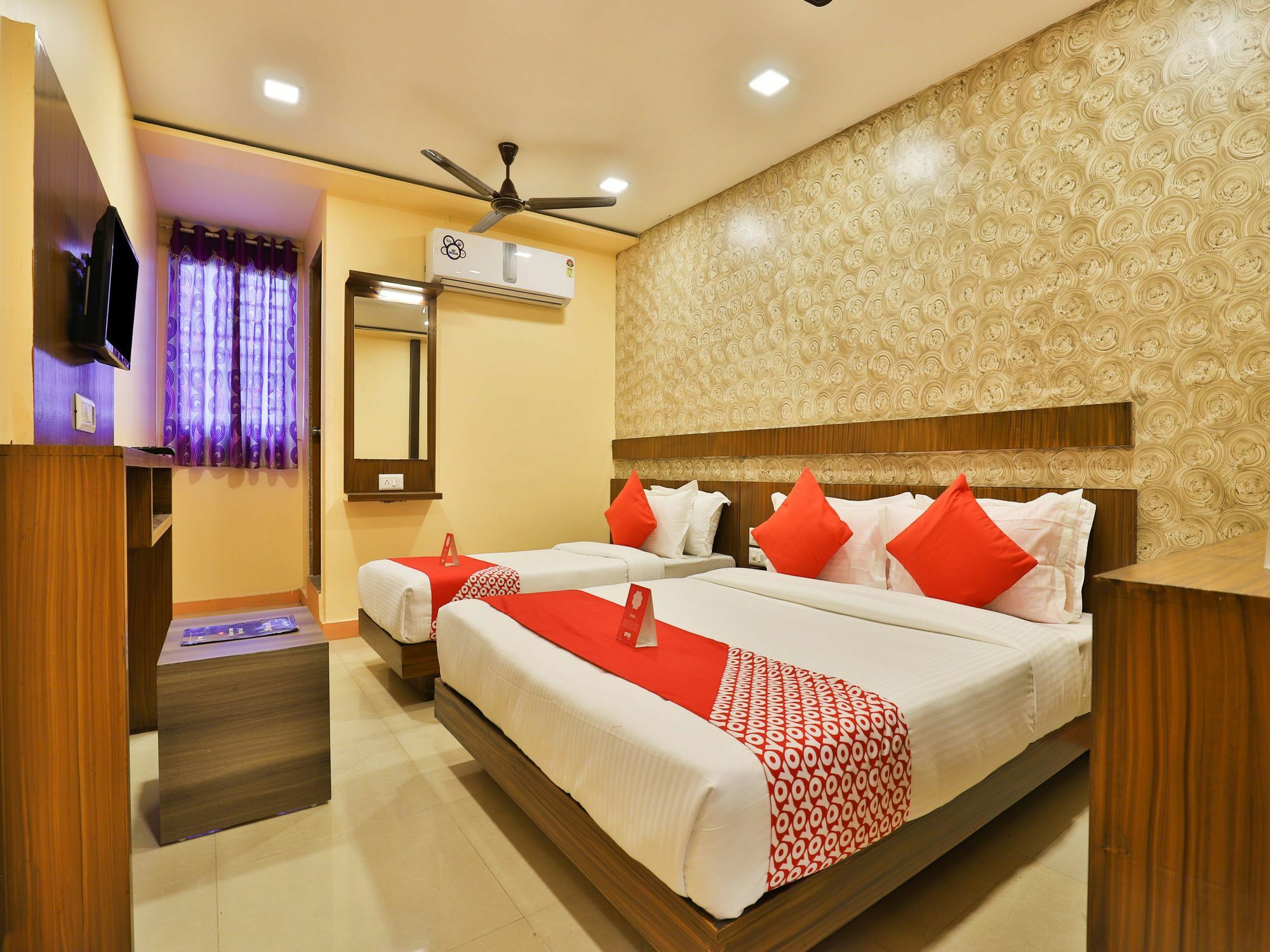 Oyo 12196 Mayur Park Residency Hotel