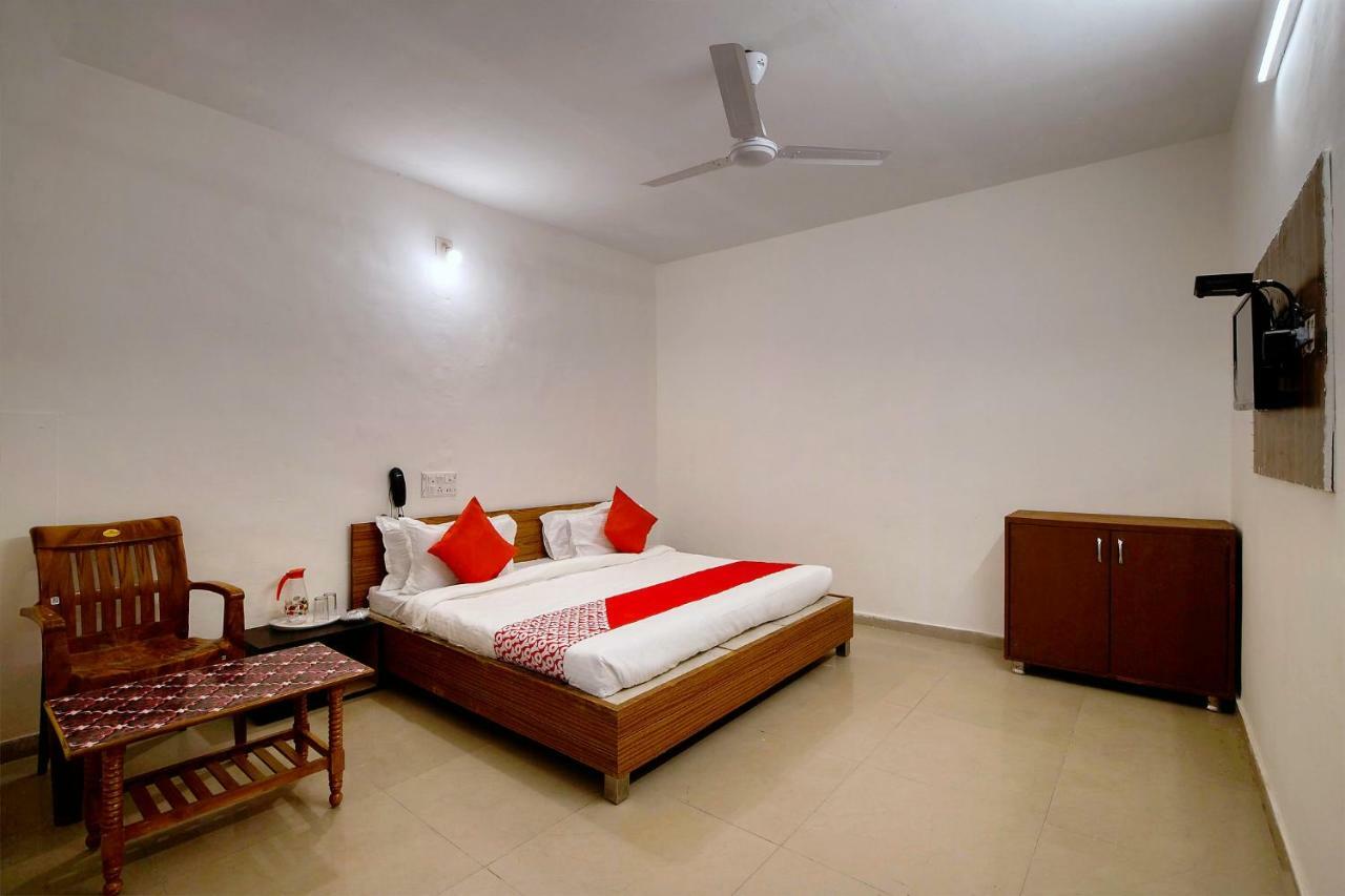 Hotel Oyo 41073 Aavkar