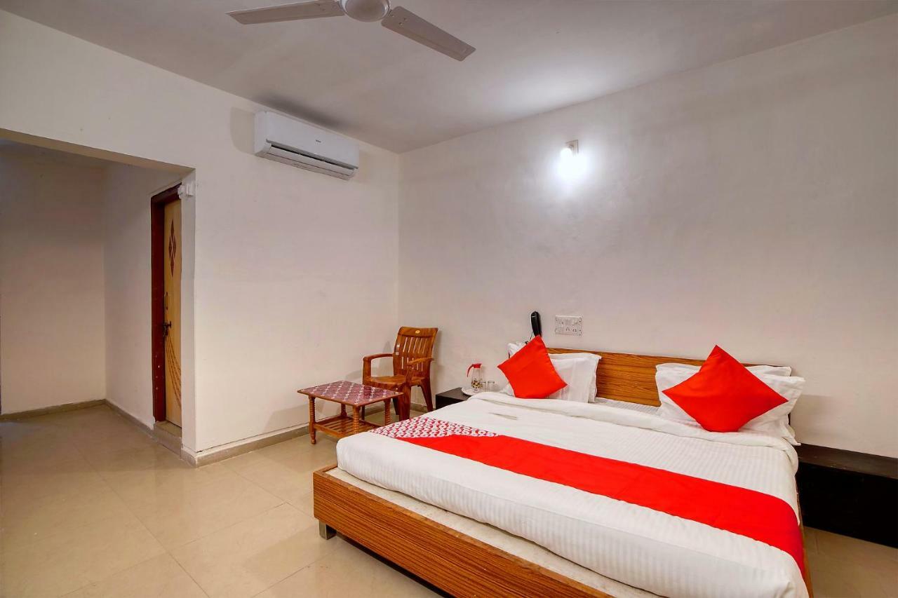 Oyo 41073 Aavkar Ahmedabad