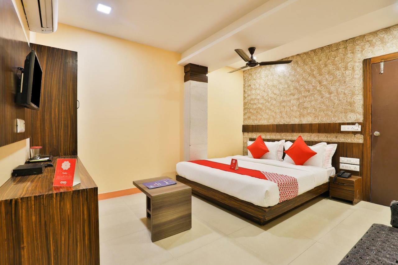 Hotel Oyo 12196 Mayur Park Residency 3*