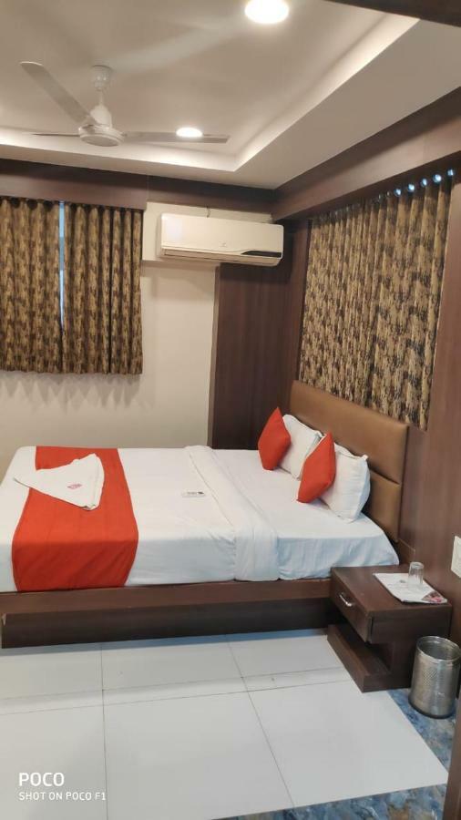 Shreenath Hotel Ahmedabad