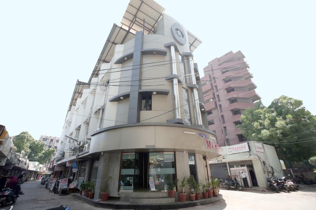 Hotel Oyo Flagship 19003 Rudra Mahal Ahmedabad