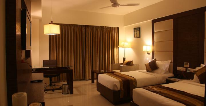 Le Grande Residency -unmarried Couples Are Not Allowed Hotel