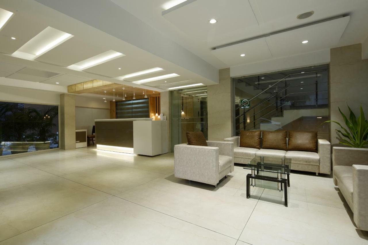Accolade Hotel