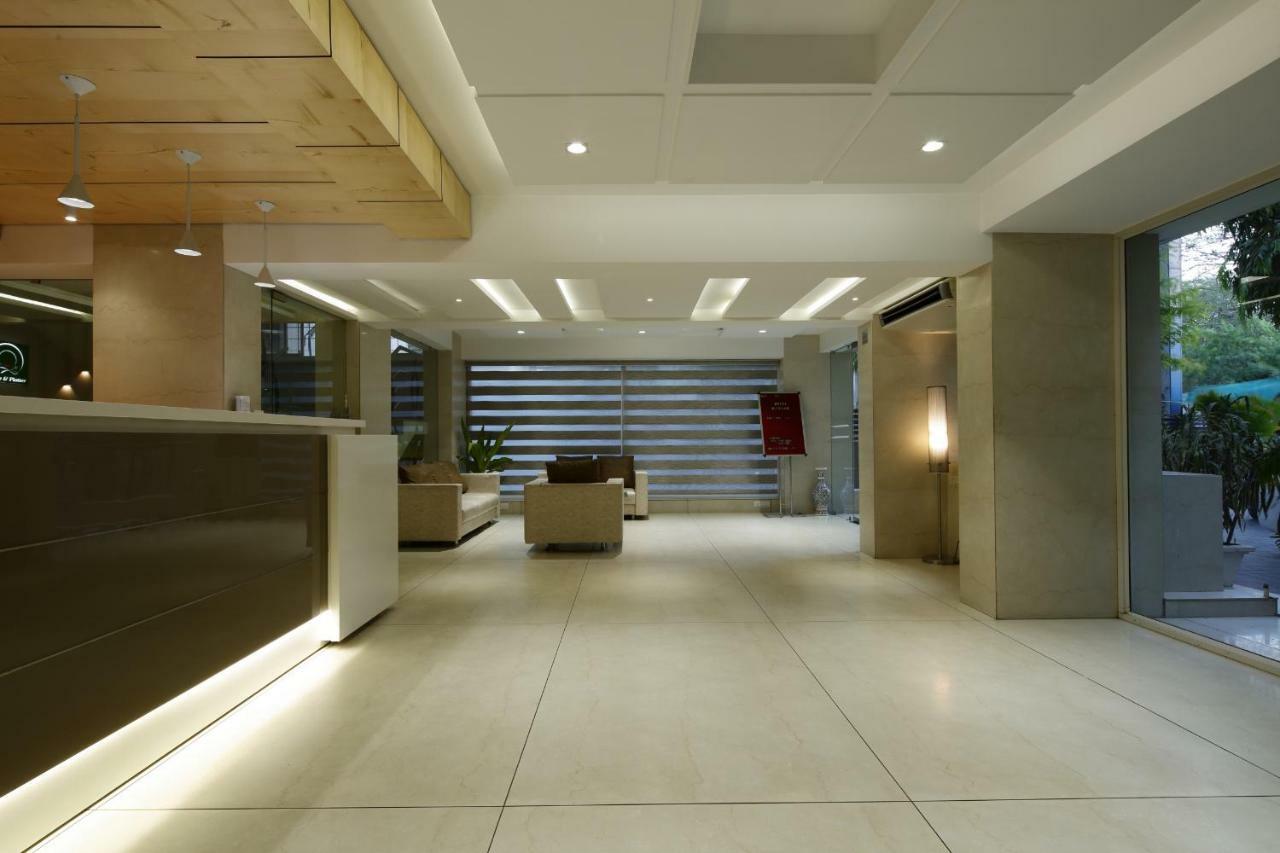 Accolade Hotel