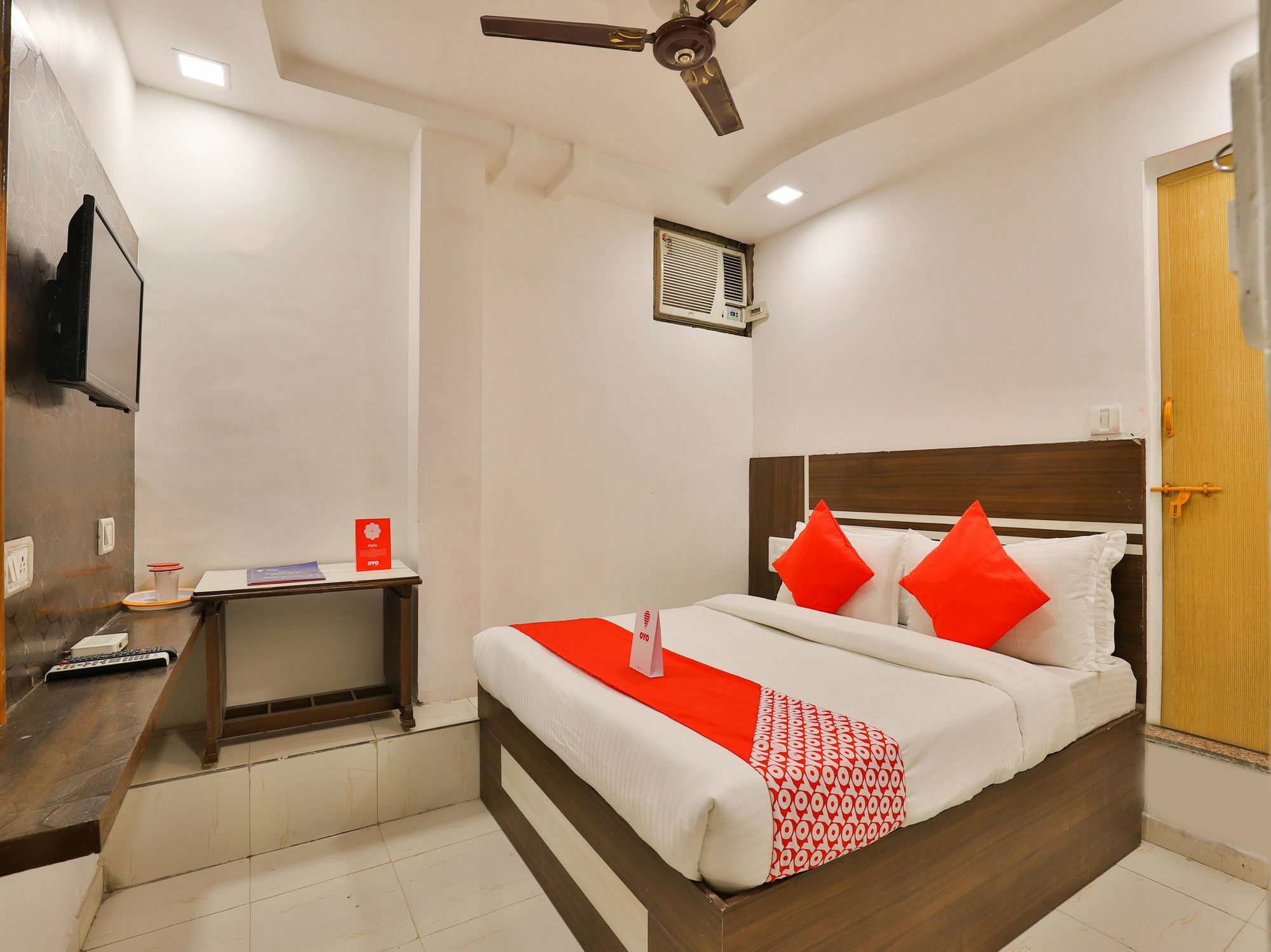 Oyo 13141 Aniket Hotel 3*