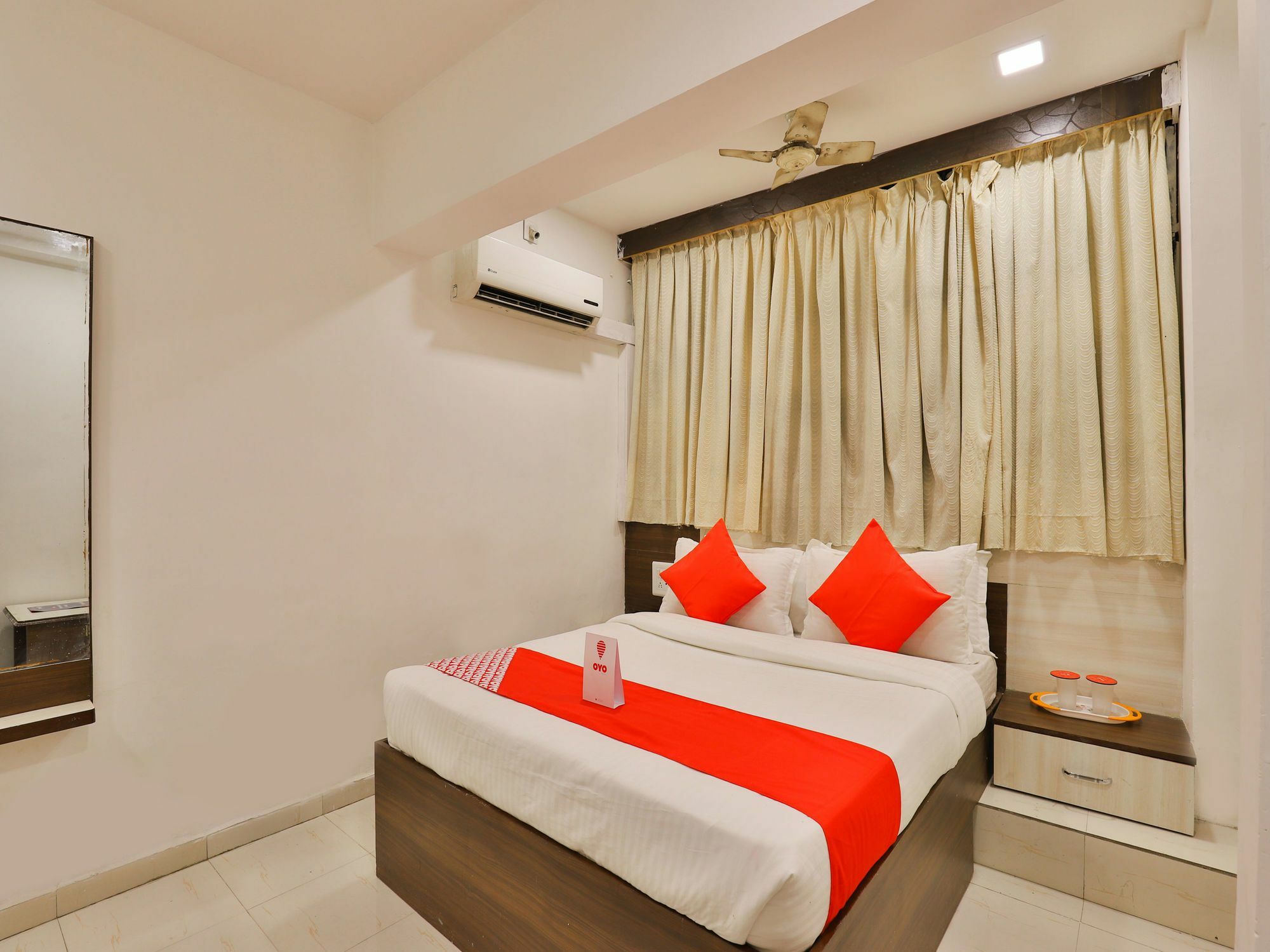Oyo 13141 Aniket Ahmedabad