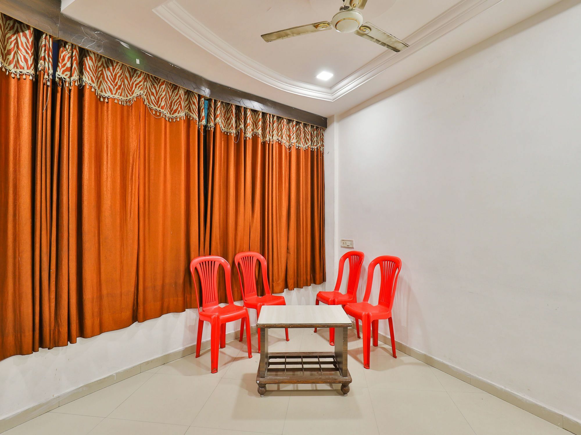 Oyo 13141 Aniket 3* Ahmedabad