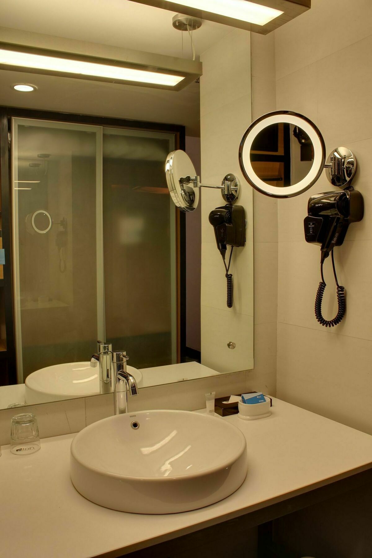 Vivanta Sg Highway 5*
