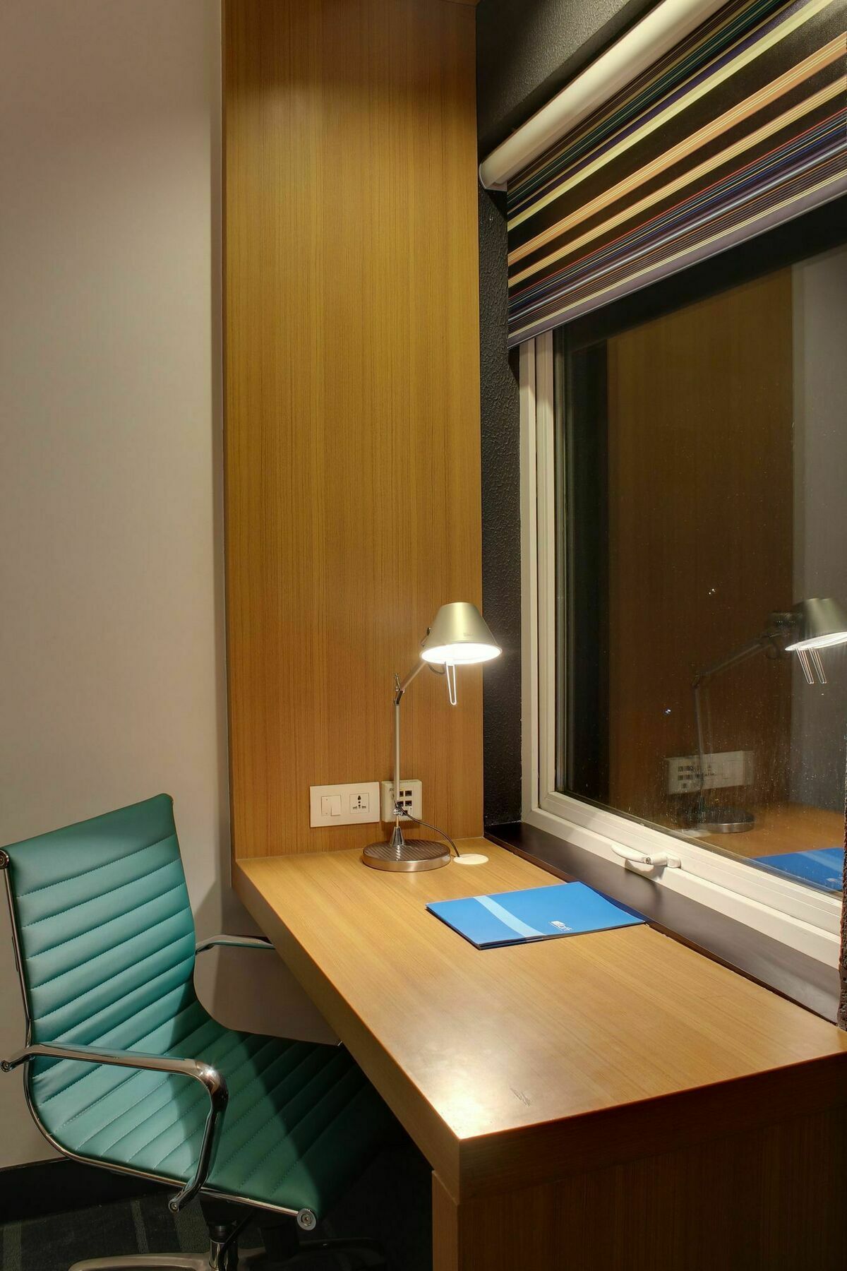Hotel Vivanta Sg Highway Ahmedabad