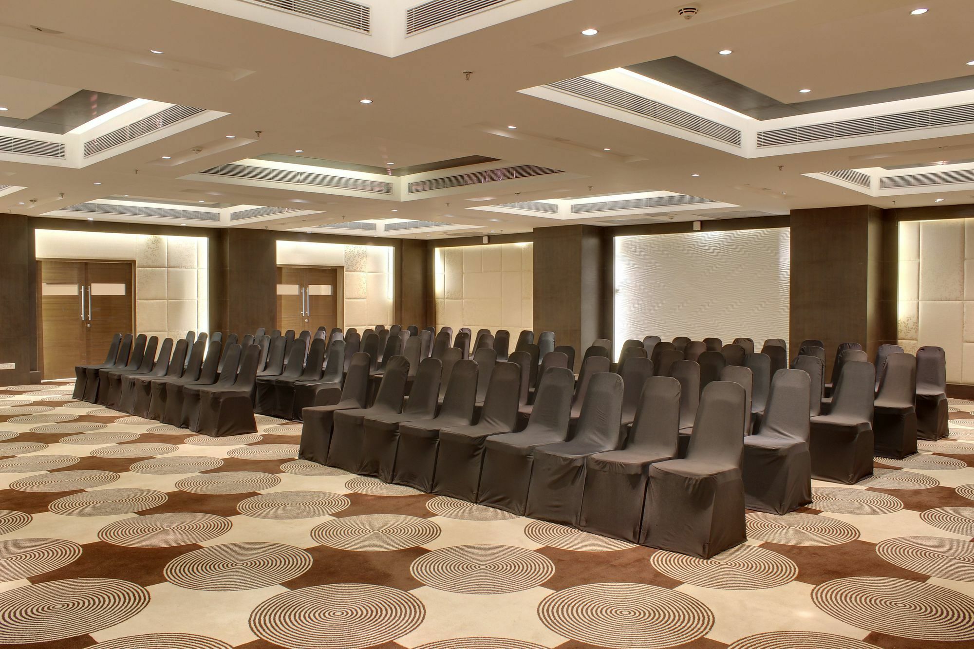 Vivanta Sg Highway 5* Ahmedabad