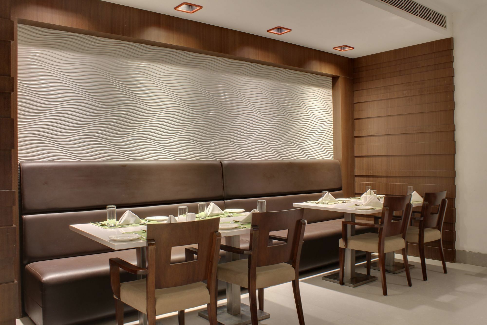 Hotel Vivanta Sg Highway 5*