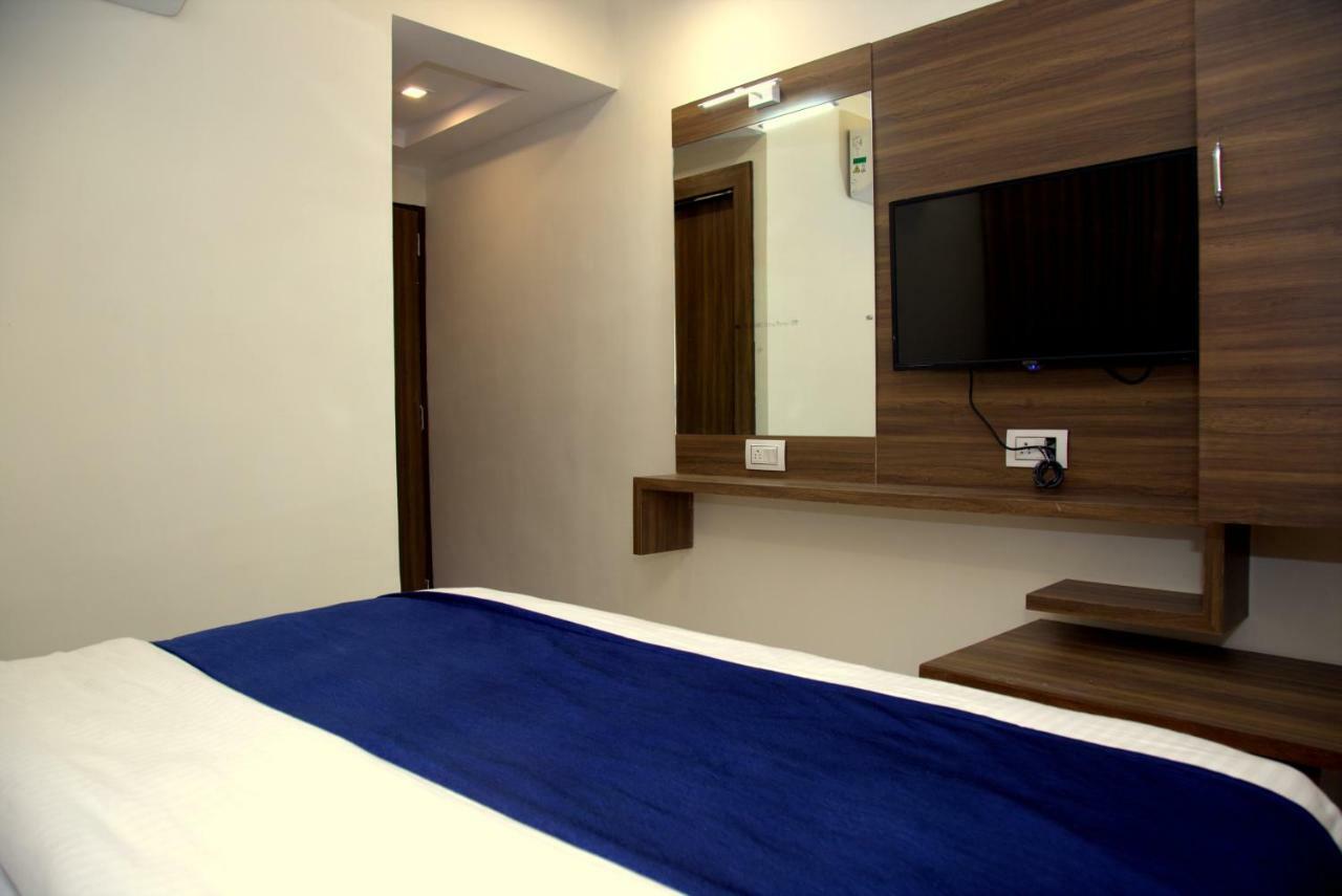 Hotel Hill Park By Sky 3*